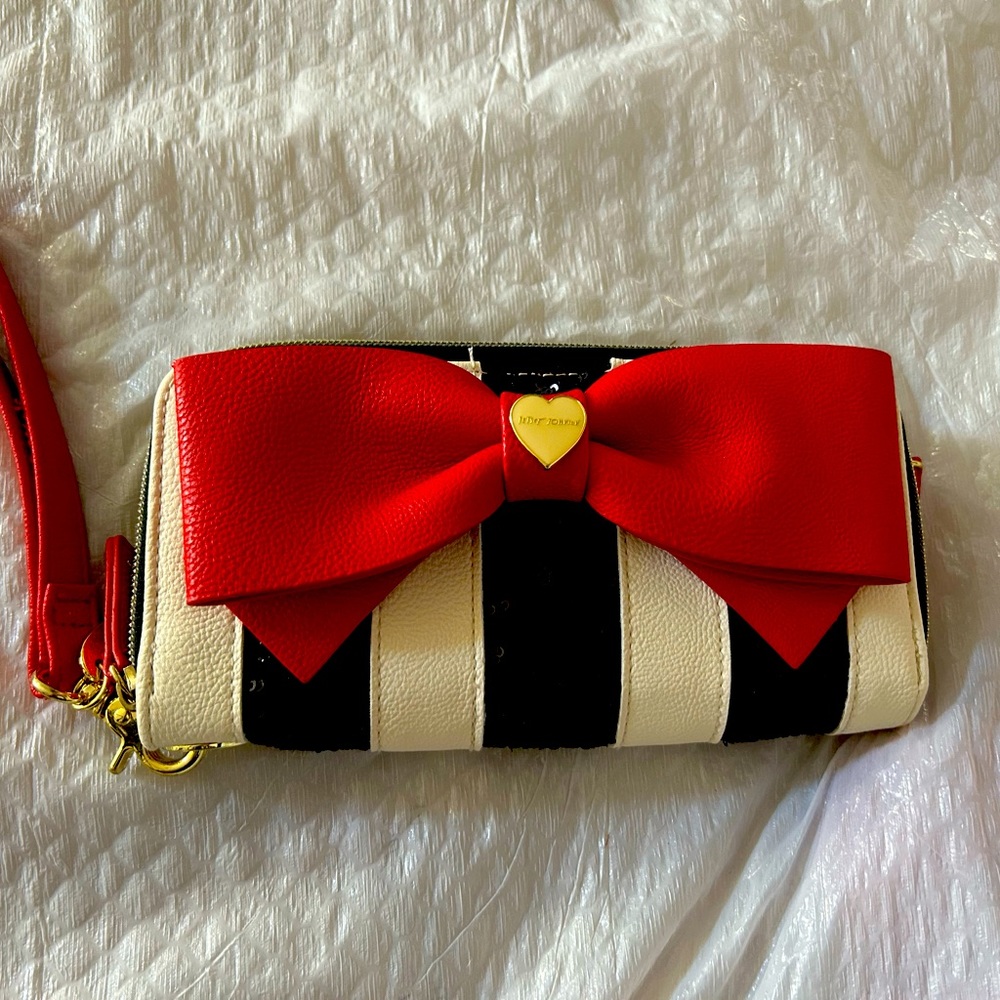 Betsey Johnson wallet